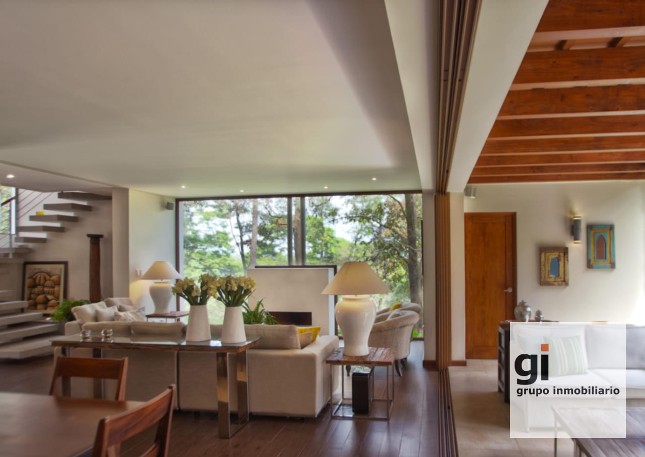 Exclusiva casa familiar en condominio en zona 16 rodeada de naturaleza — Casa en Venta en Zona 16, Guatemala, Ciudad — foto 1 de 10