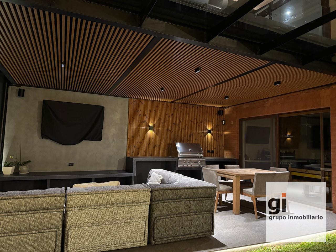 Exclusiva casa familiar en condominio en zona 16 rodeada de naturaleza — Casa en Venta en Zona 16, Guatemala, Ciudad — foto 9 de 10