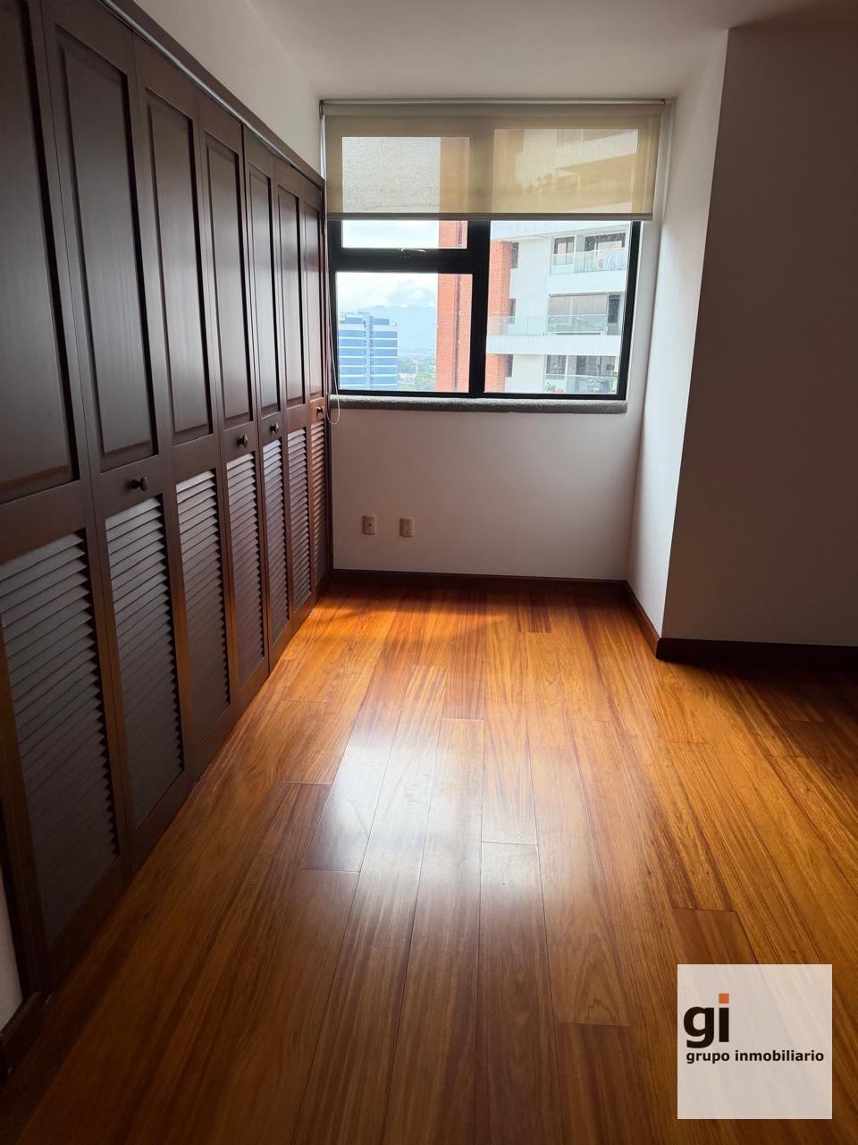 Amplio apartamento zona 14 — Apartamento en Alquiler en Zona 14, Guatemala, Ciudad — foto 4 de 13