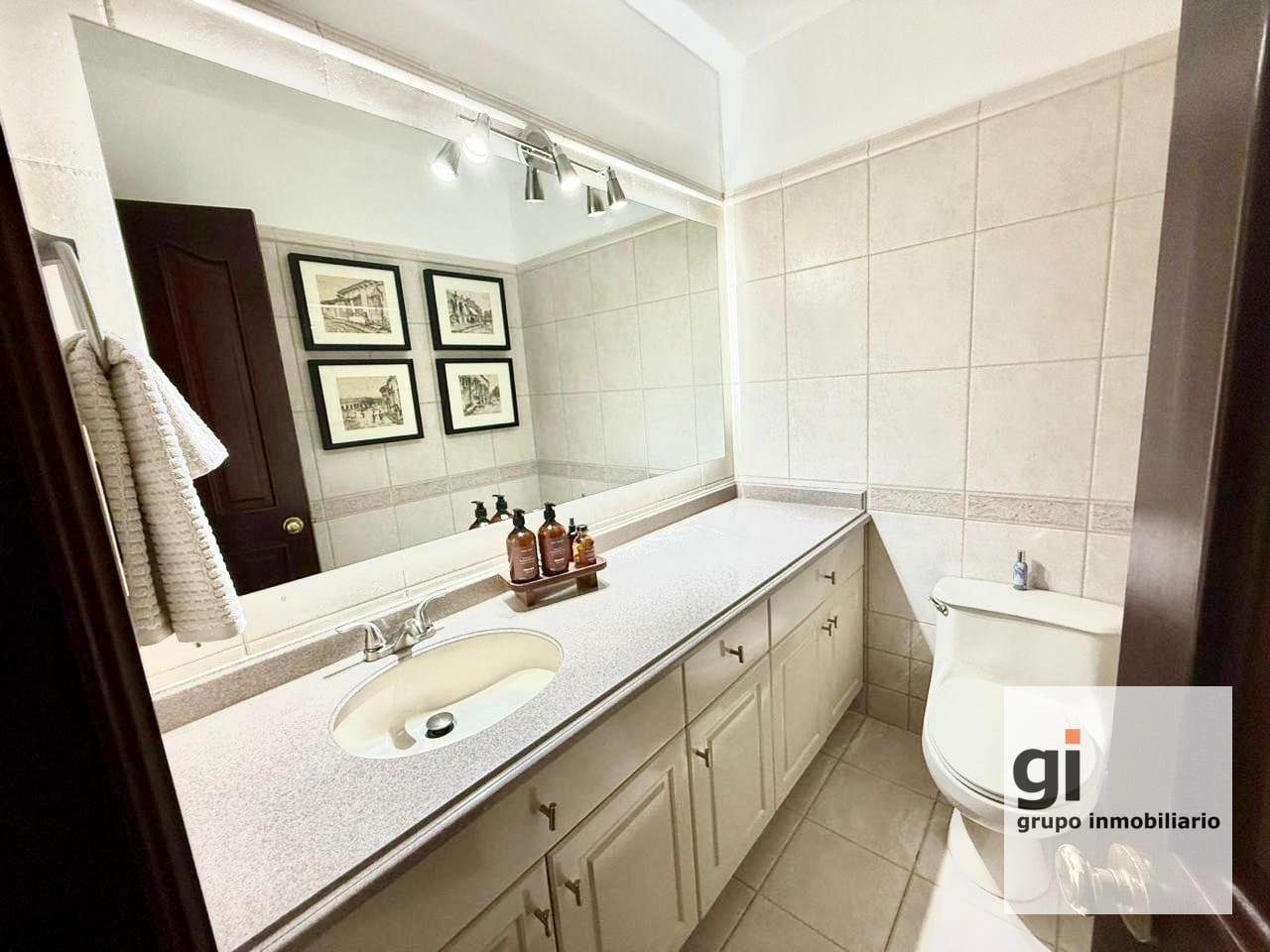 Apartamento en zona 14, amplio de 1 dormitorio en alquiler. — Apartamento en Alquiler en Zona 14, Guatemala, Ciudad — foto 5 de 9