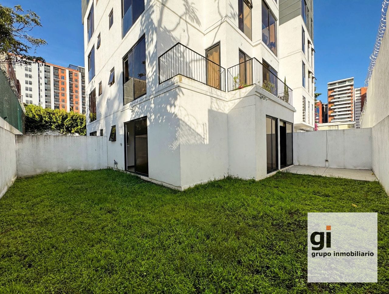 Apartamento con jardín en venta de 2 dormitorios, zona 13 — Apartamento en Venta en Zona 13, Guatemala, Ciudad — foto 1 de 15