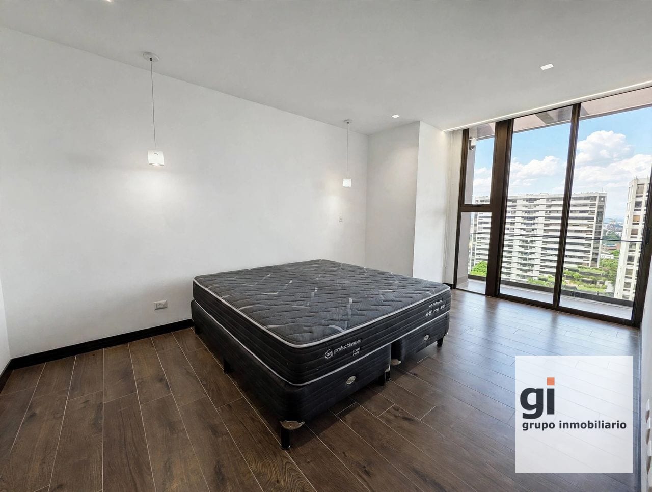 Apartamento de 2 dormitorios en alquiler sobre Diagonal 6, zona 10 — Apartamento en Alquiler en Zona 10, Guatemala, Ciudad — foto 7 de 15