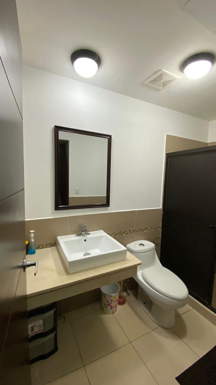 Apartamento en renta Catania zona 14 — Apartamento en Alquiler en Catania, Zona 14, Guatemala, Ciudad — foto 6 de 10