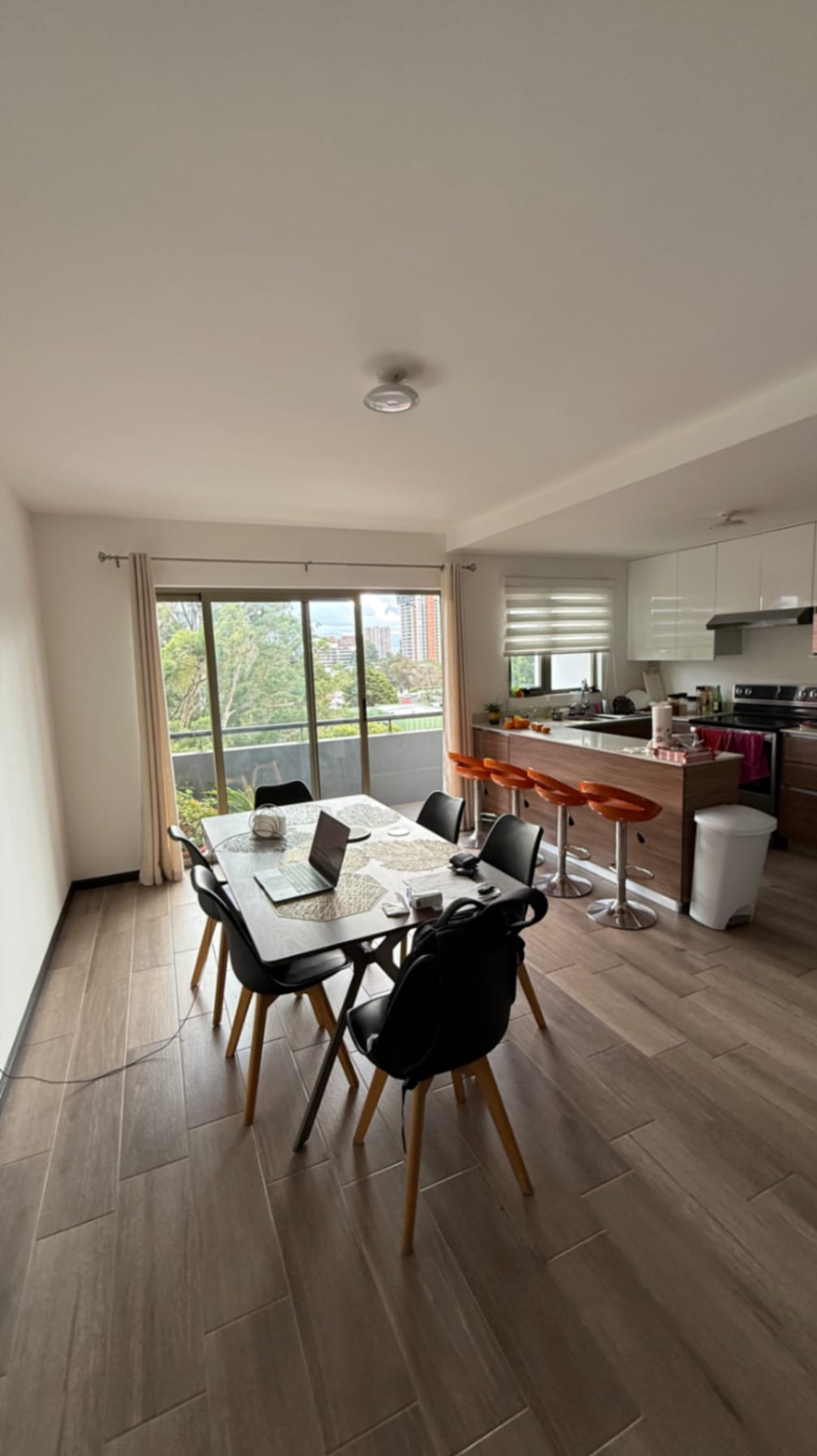 Apartamento en venta con cuarto de servicio, Segheria zona 14 — Apartamento en Venta en Segheria, Zona 14, Guatemala, Ciudad — foto 3 de 17