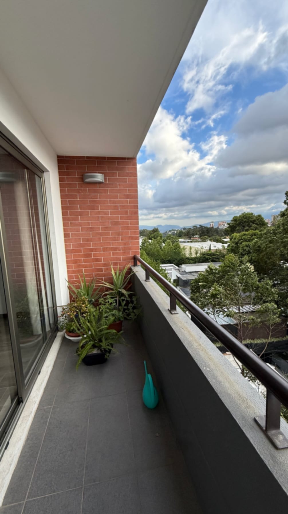 Apartamento en venta con cuarto de servicio, Segheria zona 14 — Apartamento en Venta en Segheria, Zona 14, Guatemala, Ciudad — foto 6 de 17