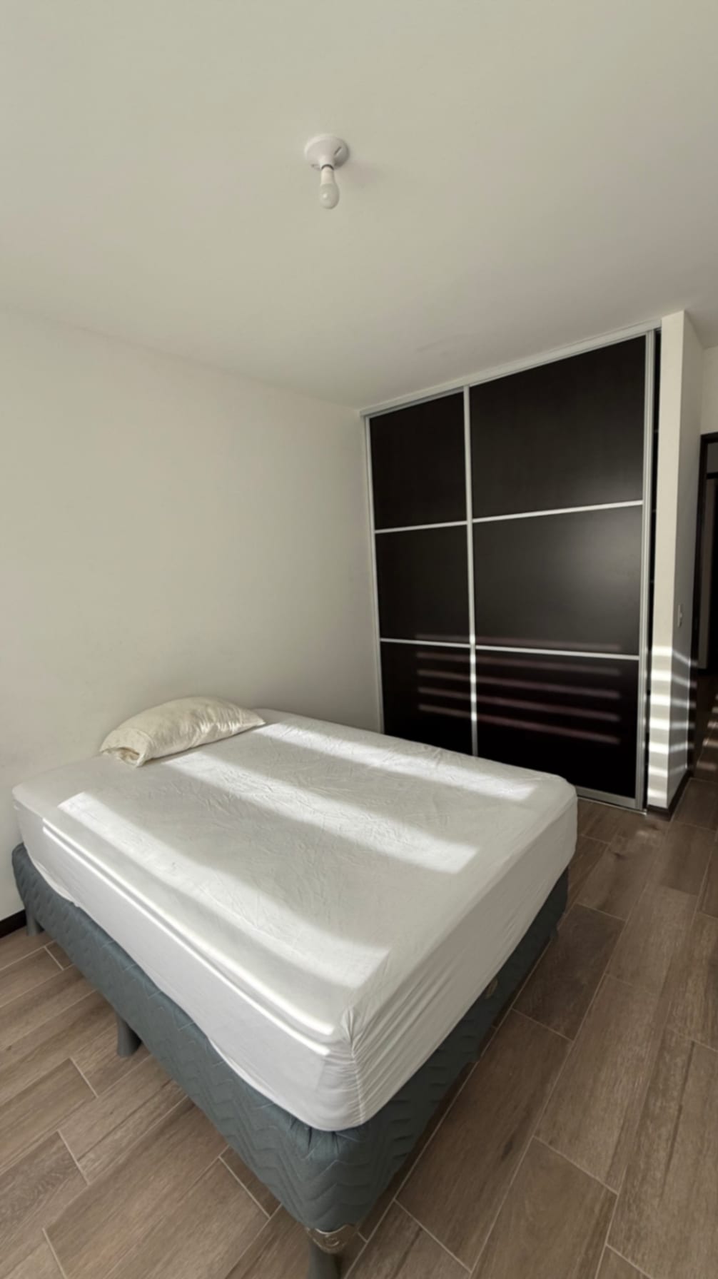 Apartamento en venta con cuarto de servicio, Segheria zona 14 — Apartamento en Venta en Segheria, Zona 14, Guatemala, Ciudad — foto 13 de 17