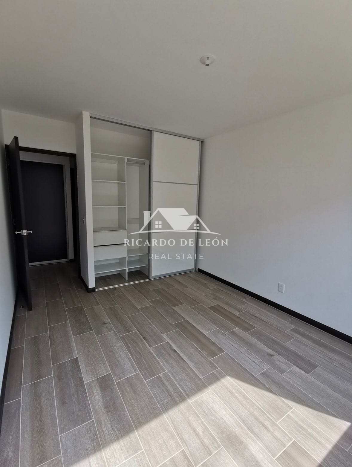Apartamento con jardín en renta Segheria zona 14 — Apartamento en Alquiler en Segheria, Zona 14, Guatemala, Ciudad — foto 9 de 13