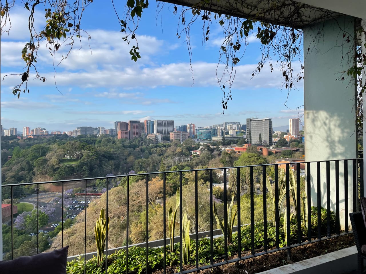 Lindo Loft Amueblado con Terraza en zona 10 — Apartamento en Alquiler en Ciudad Vieja, Zona 10, Guatemala, Ciudad — foto 8 de 14
