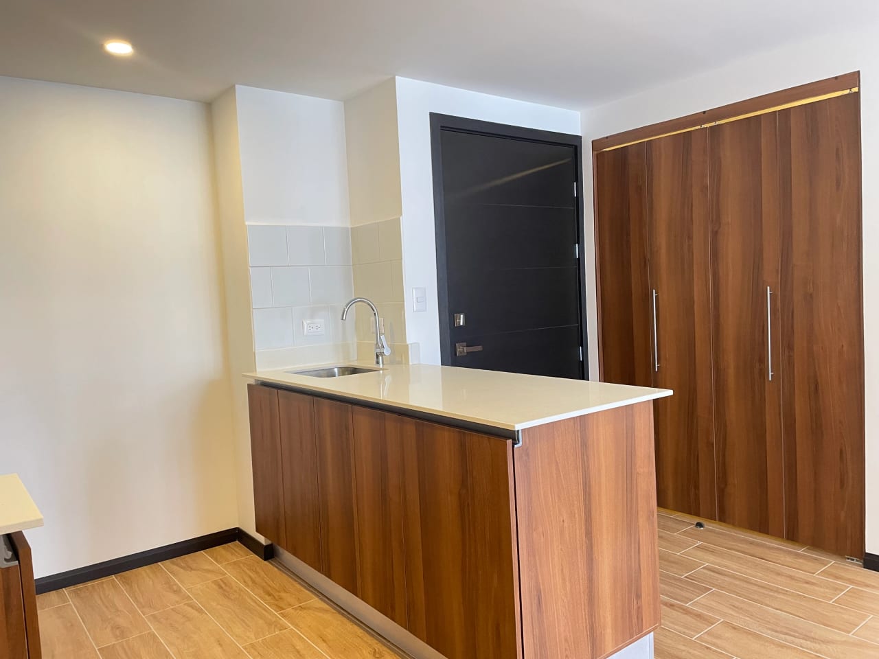 Apartamento Nuevo de 2 Habitaciones en zona 13 — Apartamento en Alquiler en Zona 13, Guatemala, Ciudad — foto 7 de 17