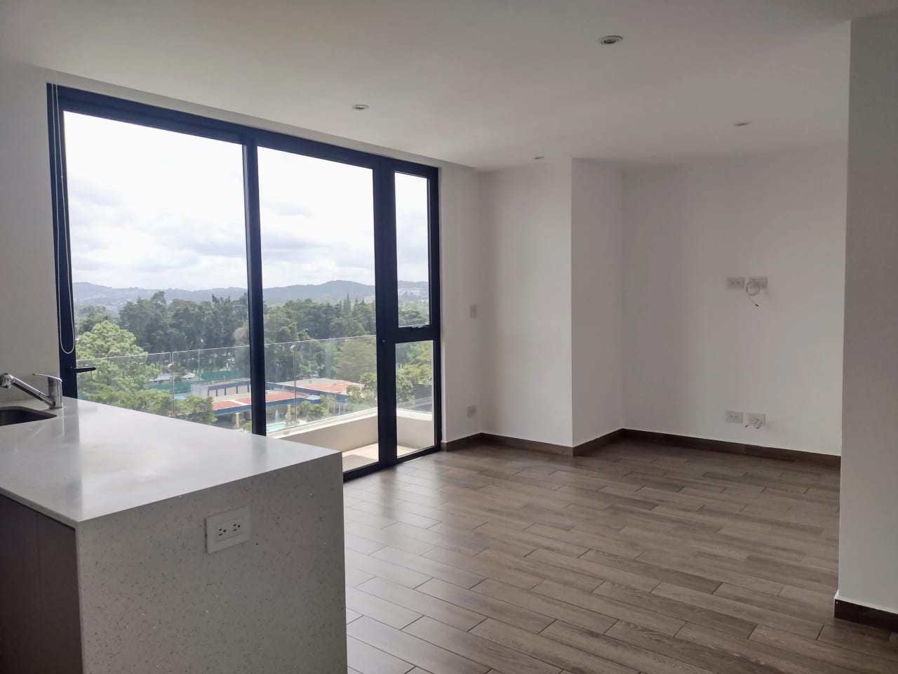 Apartamento de 2 Habitaciones en zona 15 — Apartamento en Alquiler en Parque 15, Zona 15, Guatemala, Ciudad — foto 1 de 14