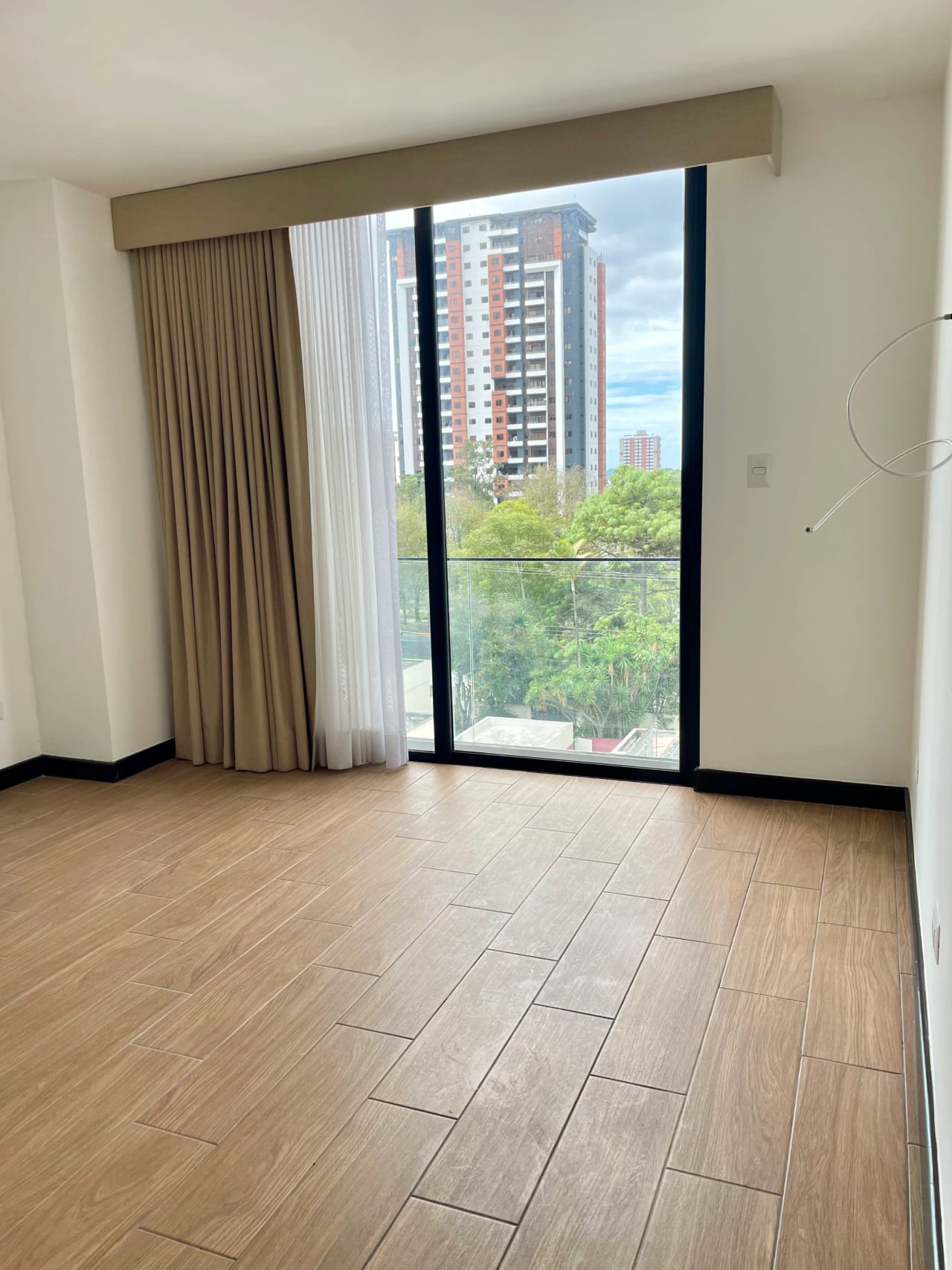 Apartamento de 3 Habitaciones en Vista Hermosa 1 zona 15 — Apartamento en Alquiler en Vista Hermosa I, Zona 15, Guatemala, Ciudad — foto 8 de 16