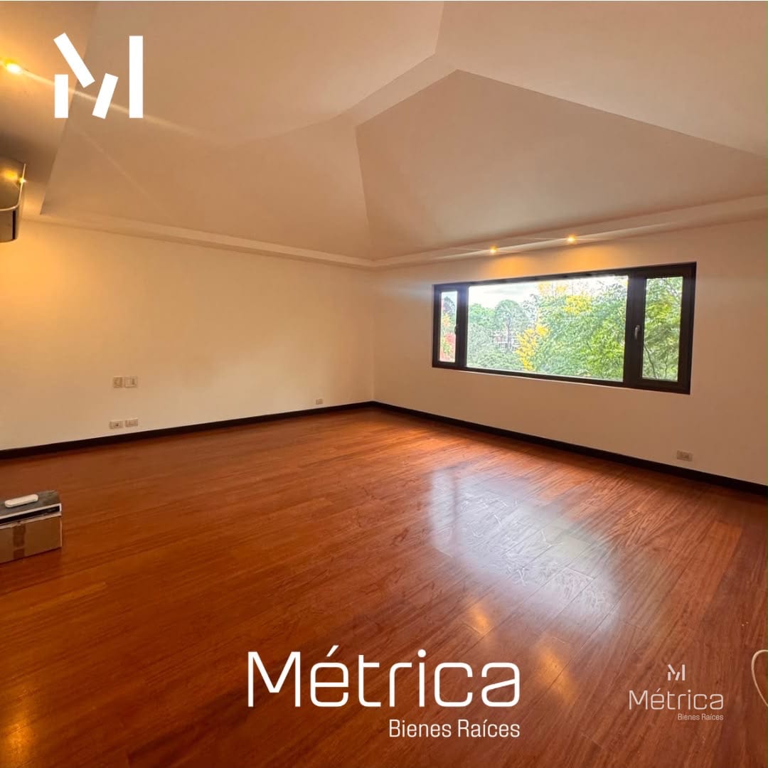 Casa en renta con remodelación Condominio La Joya zona 10 — Casa en Alquiler en Zona 10, Guatemala, Ciudad — foto 6 de 11