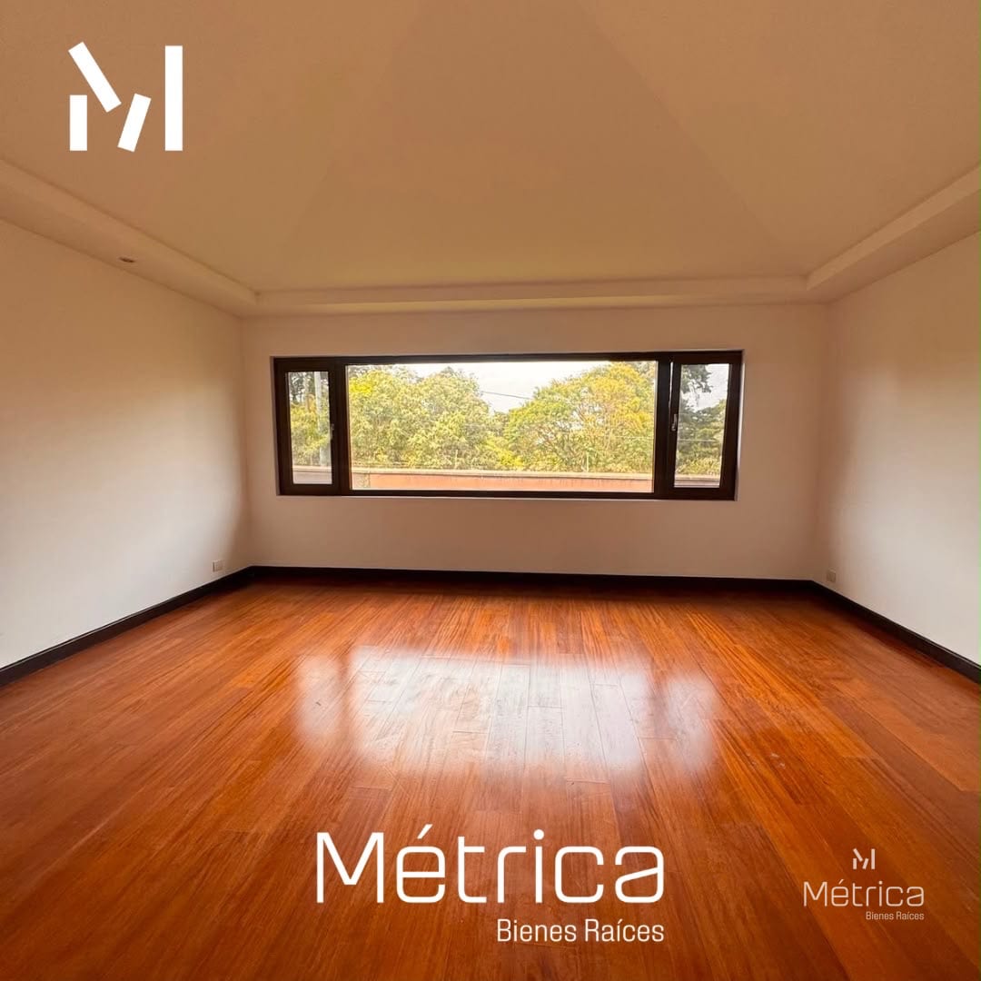Casa en renta con remodelación Condominio La Joya zona 10 — Casa en Alquiler en Zona 10, Guatemala, Ciudad — foto 7 de 11