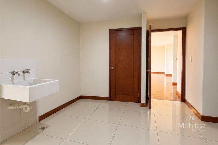 Amplio apartamento en Akoya zona 14 — Apartamento en Venta en Akoya, Zona 14, Guatemala, Ciudad — foto 2 de 16