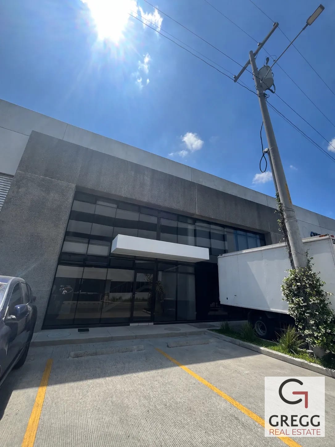 Bodega Renta Calzada La Paz — Bodega / Ofibodega en Alquiler en Centro de Negocios La Paz, Zona 17, Guatemala, Ciudad — foto 1 de 5