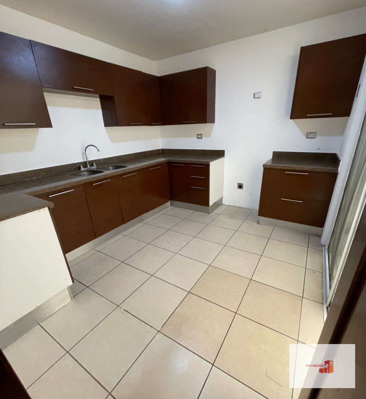 4Dormitorios - en esquina con jardín - Ensenada de San Isidro — Casa en Venta en Ensenada de San Isidro, Zona 16, Guatemala, Ciudad — foto 10 de 12