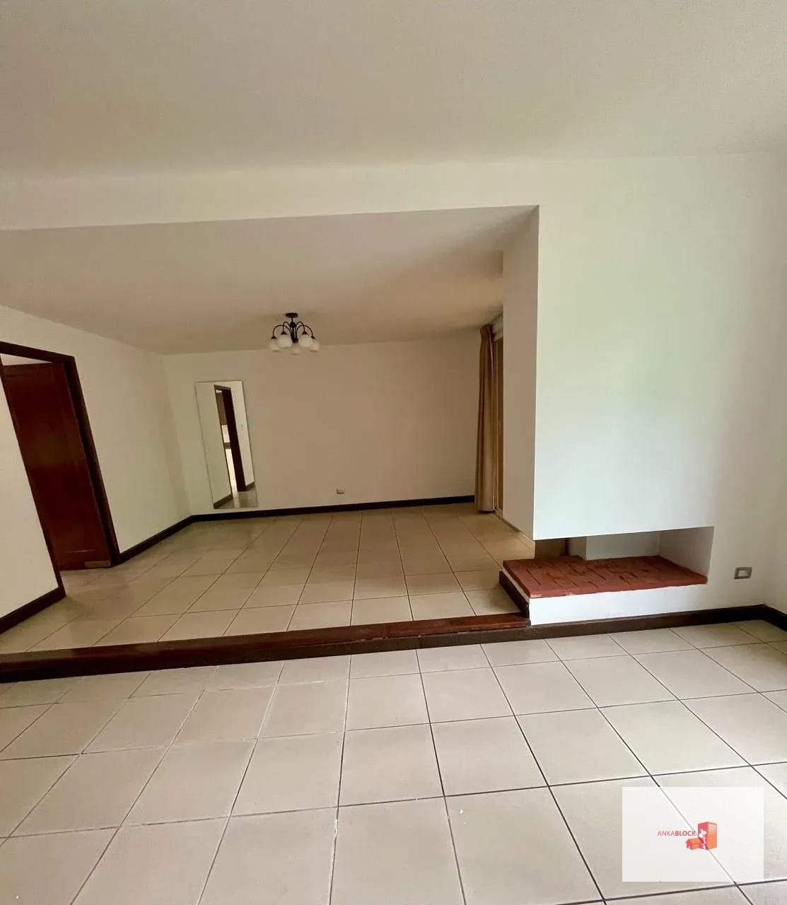 Casa de esquina con jardín - 4 Dormitorios - zona 16 — Casa en Venta en Ensenada de San Isidro, Zona 16, Guatemala, Ciudad — foto 3 de 14