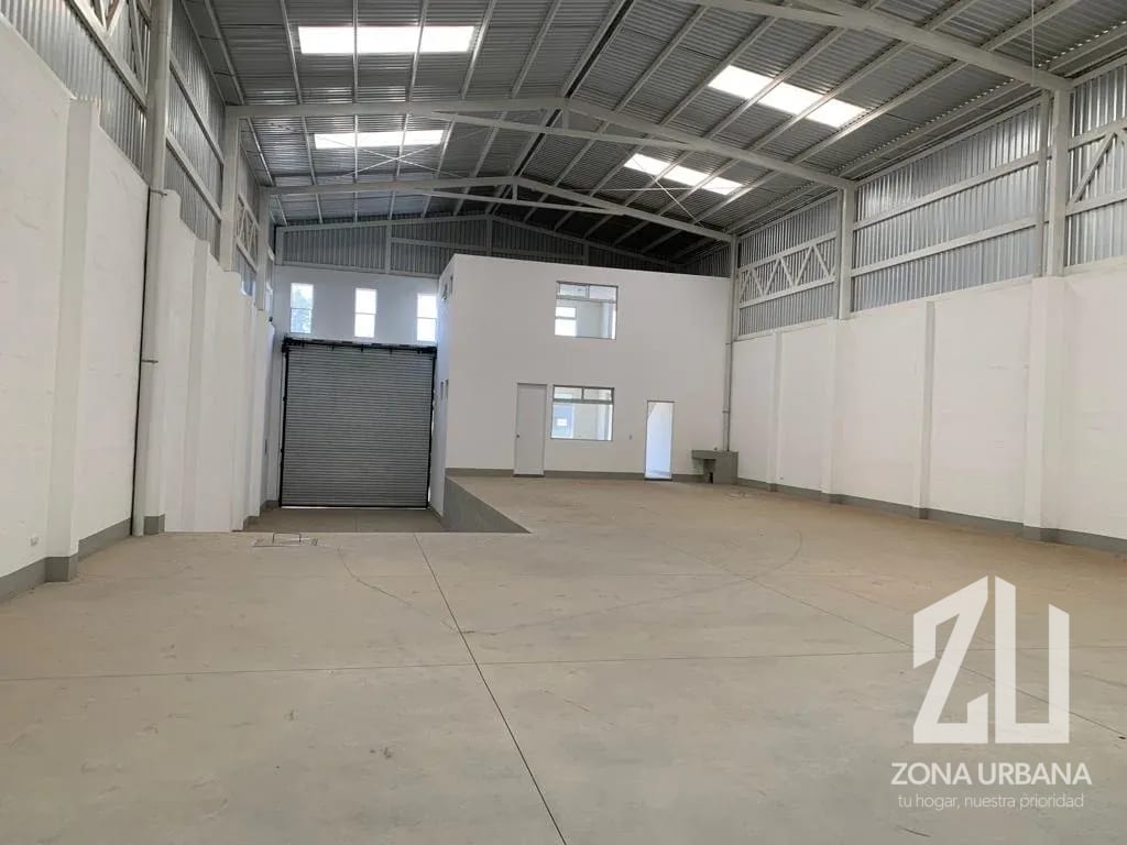 Bodega con andén y acceso estratégico — Bodega / Ofibodega en Alquiler en Barcenas, Guatemala, Ciudad — foto 1 de 10