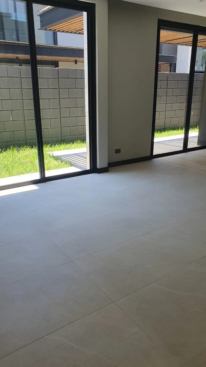 EXCLUSIVAD, TRANQUILIDAD, UBICACIÓN, CASA PARA ESTRENAR EN ALQUILER EN CONDOMINIO ARUNA + 1 — Casa en Alquiler en Carretera a El Salvador, Guatemala, Ciudad — foto 2 de 17
