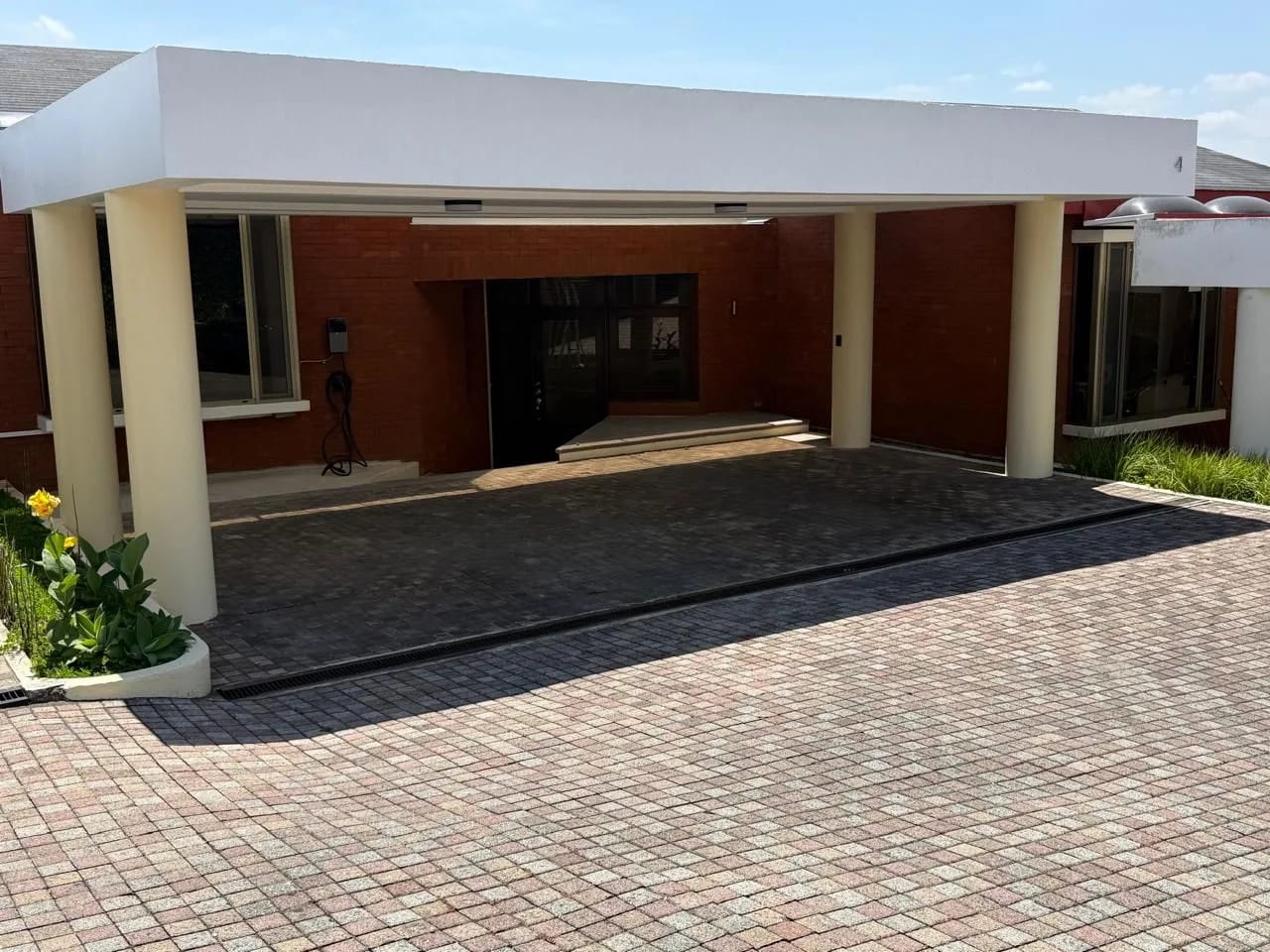 Casa en Alquiler en Colonia el Prado Zona 10 — Casa en Alquiler en El Prado, Zona 10, Guatemala, Ciudad — foto 1 de 17