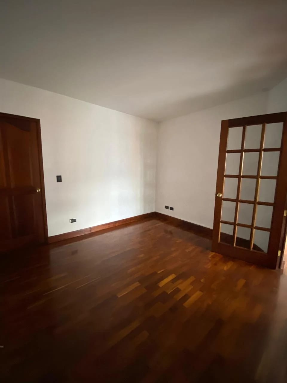 Apartamento Amplio en Venta en Zona 10 Edificio San Ignacio 2 — Apartamento en Venta en San Ignacio, Zona 10, Guatemala, Ciudad — foto 1 de 13
