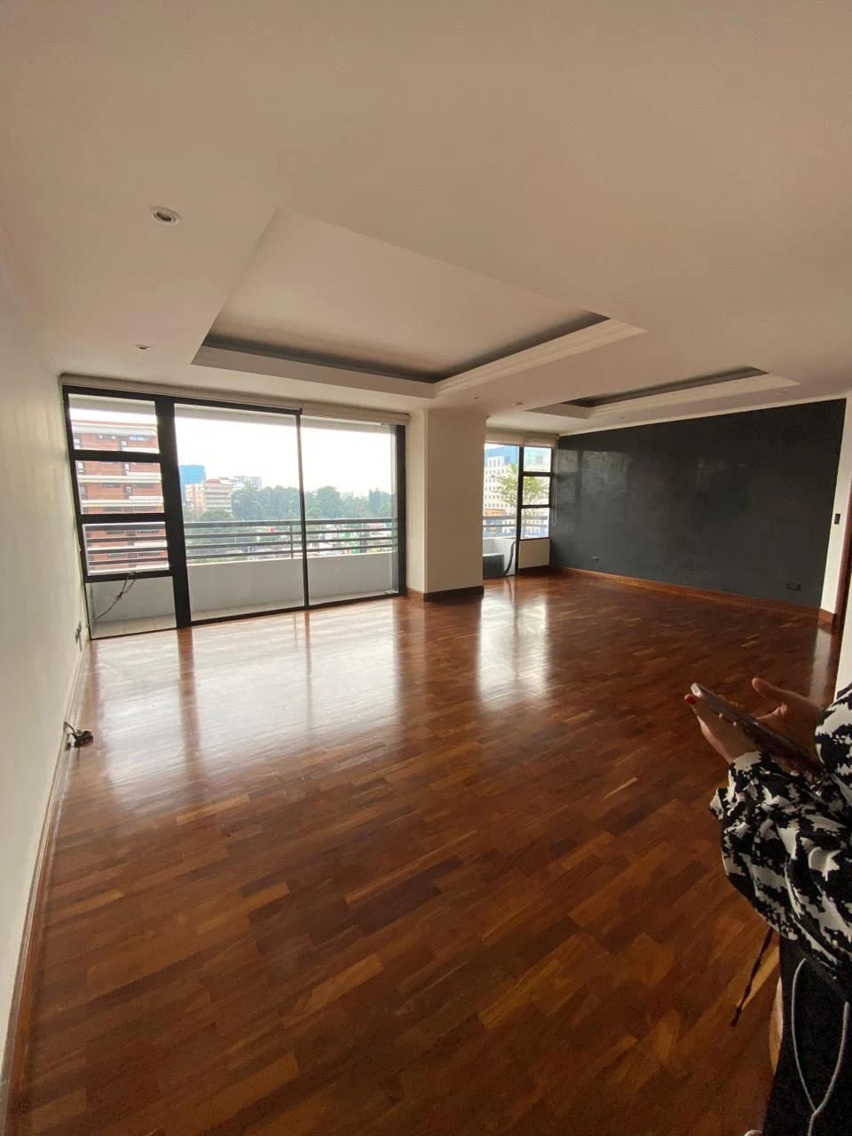 Apartamento Amplio en Venta en Zona 10 Edificio San Ignacio 2 — Apartamento en Venta en San Ignacio, Zona 10, Guatemala, Ciudad — foto 11 de 13