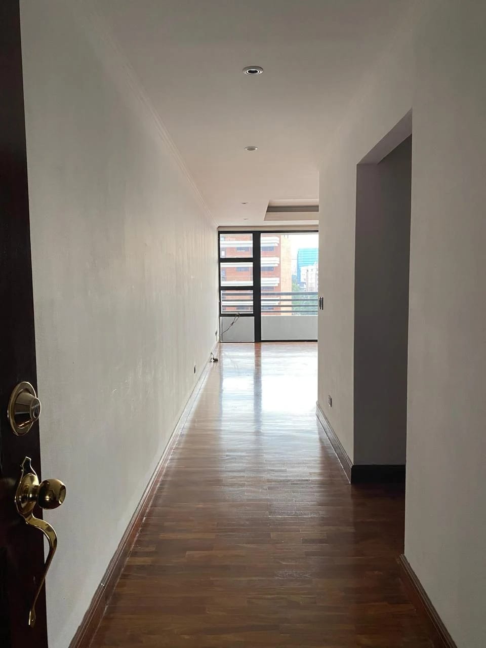 Apartamento Amplio en Venta en Zona 10 Edificio San Ignacio 2 — Apartamento en Venta en San Ignacio, Zona 10, Guatemala, Ciudad — foto 12 de 13