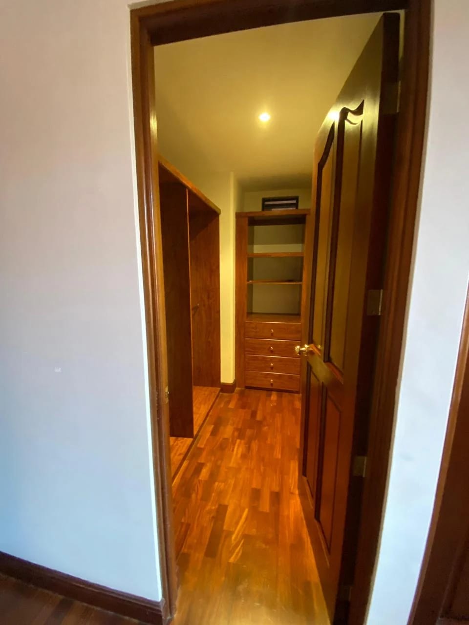 Apartamento Amplio en Venta en Zona 10 Edificio San Ignacio 2 — Apartamento en Venta en San Ignacio, Zona 10, Guatemala, Ciudad — foto 13 de 13