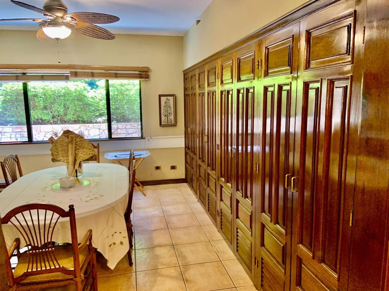 Vendo Amplia Casa en Elgin II Zona 13 +1 — Casa en Venta en Elgin, Zona 13, Guatemala, Ciudad — foto 16 de 17