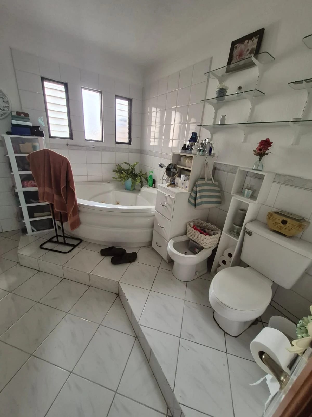 Casa Amplia en Venta en Zona 10 — Casa en Venta en Zona 10, Guatemala, Ciudad — foto 3 de 12
