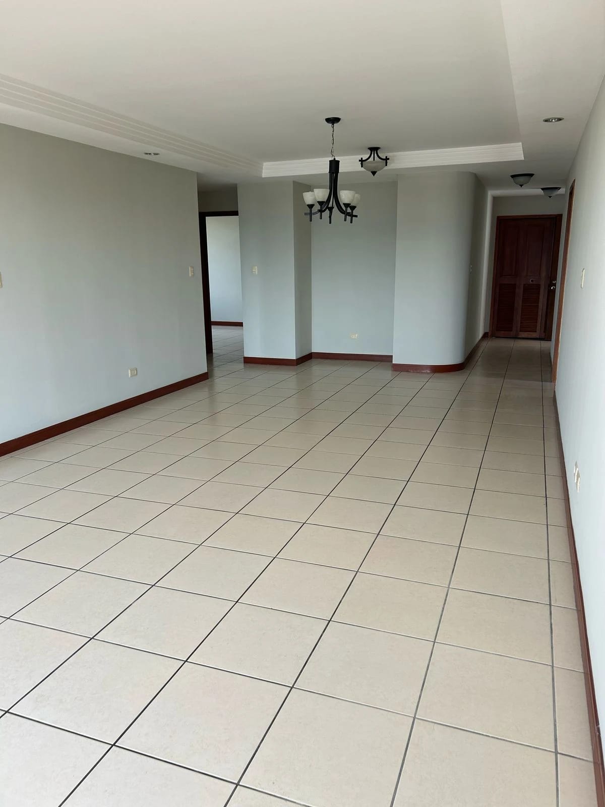 Apartamento en Venta en Jardines del Acueducto Zona 10 — Apartamento en Venta en Jardines del Acueducto, Zona 10, Guatemala, Ciudad — foto 2 de 17