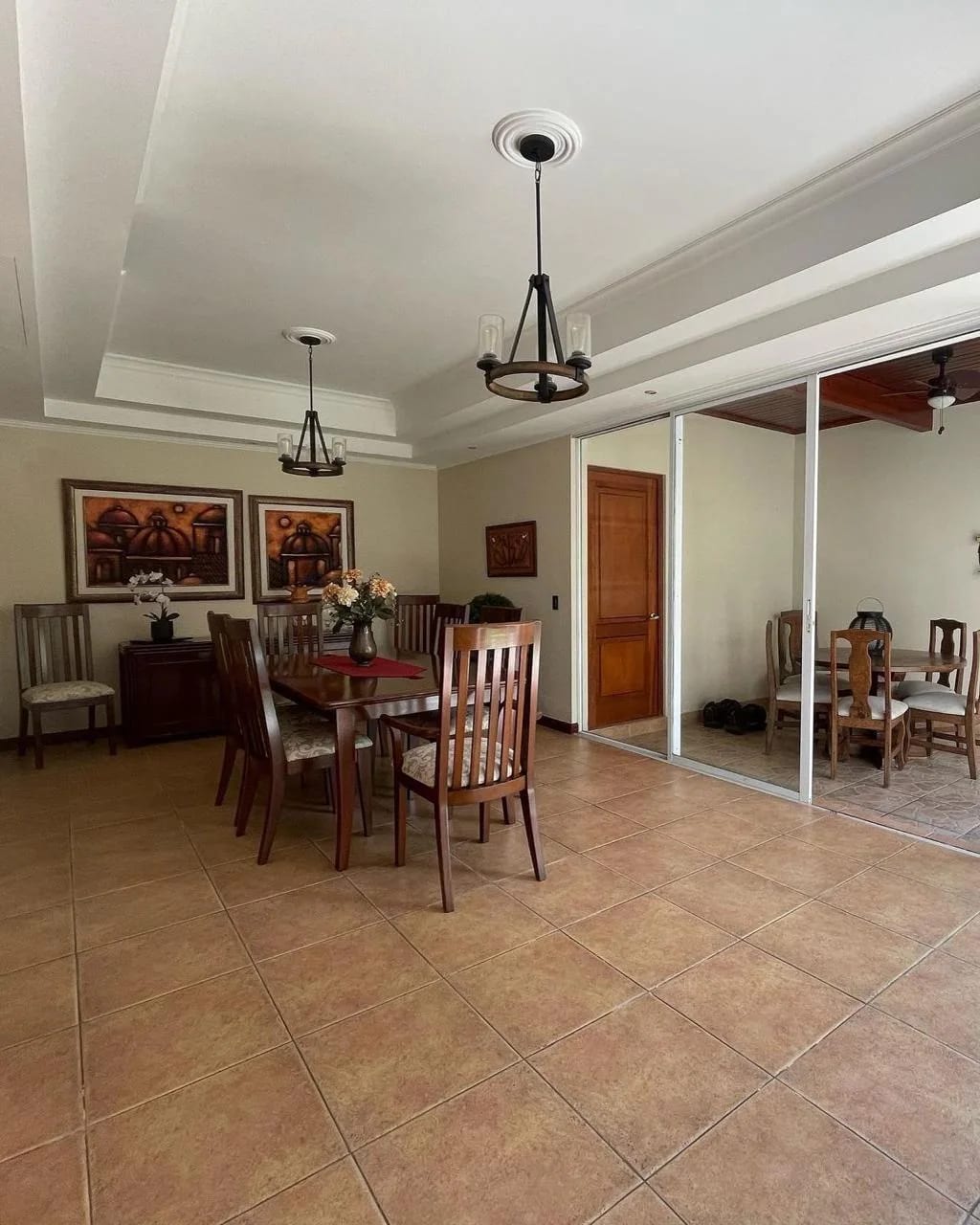 Casa en Alquiler en Zona 10 en Condominio — Casa en Alquiler en Zona 10, Guatemala, Ciudad — foto 3 de 13