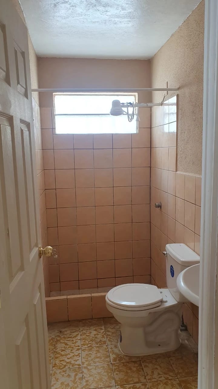 Bonita Casa en Venta Zona 7 de Mixco Colonia San Carlos I — Casa en Venta en Zona 7 Mixco, Guatemala, Ciudad — foto 13 de 17