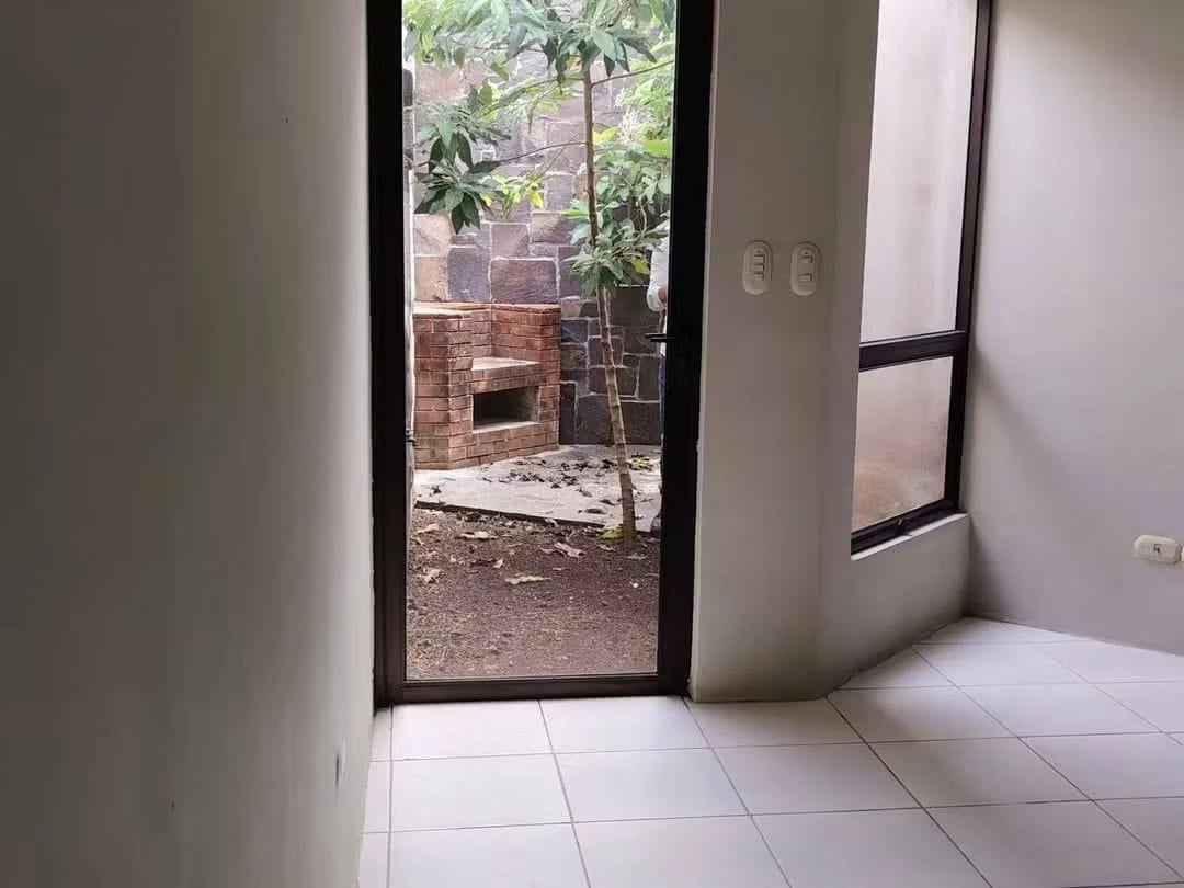 Casa en Venta | Condominio los Manantiales + 1 — Casa en Venta en San José Pinula, Guatemala, Ciudad — foto 3 de 12