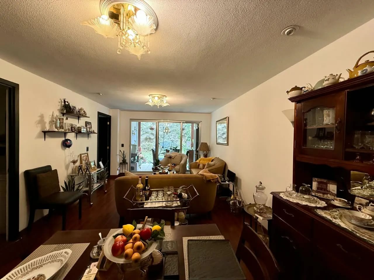 Apartamento con Jardín en Venta en Bosques de Euskadi Zona 16 — Apartamento en Venta en Bosques de Euskadi, Zona 16, Guatemala, Ciudad — foto 3 de 17