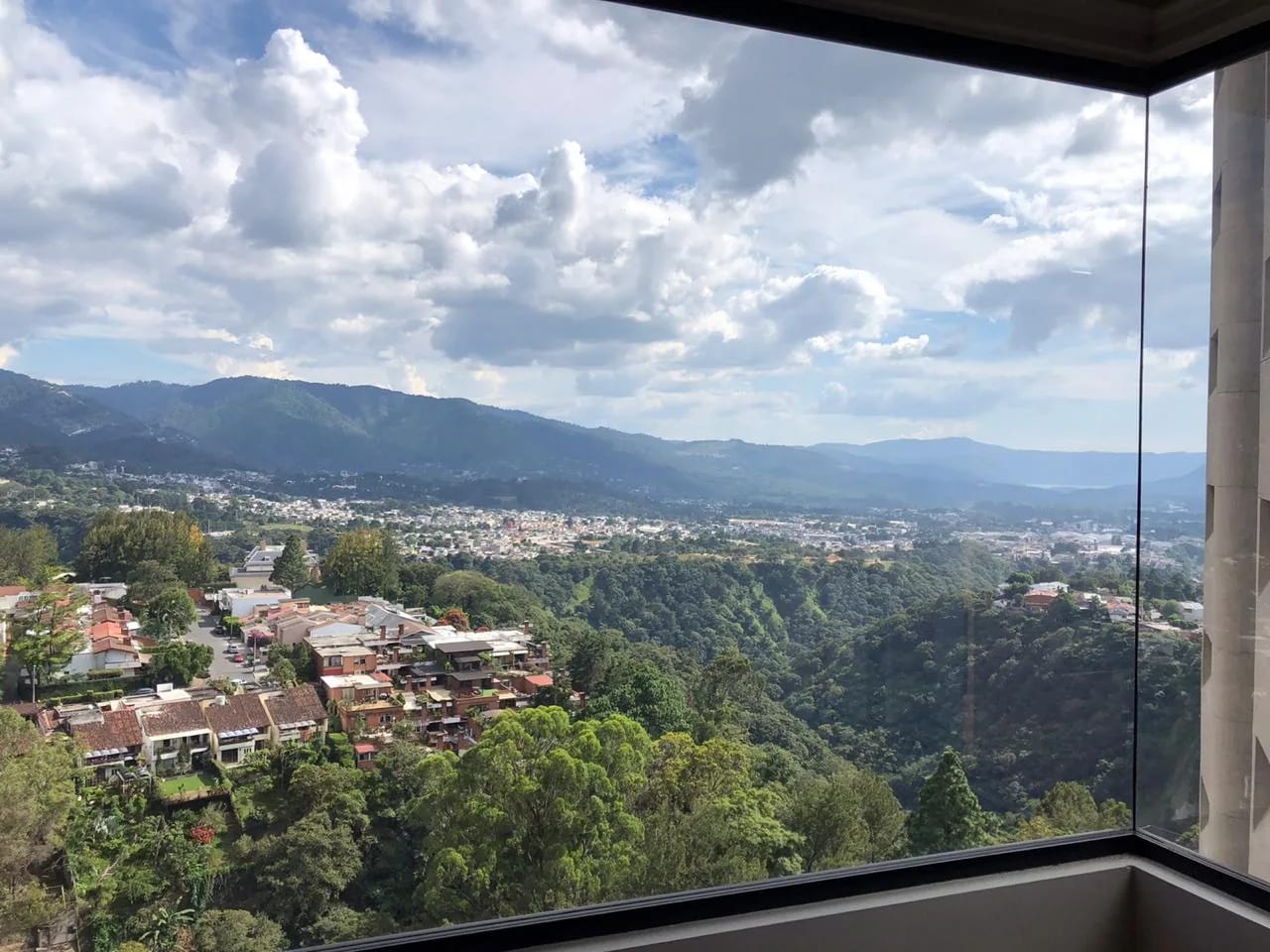 Alquilo Apartamento en Zona 14 Edificio Real de las Américas — Apartamento en Alquiler en Real de Las Américas, Zona 14, Guatemala, Ciudad — foto 1 de 10