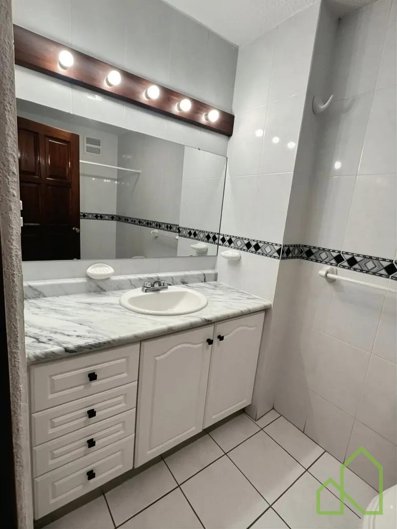Apartamento en Venta en Residencial La Montaña, zona 16 — Apartamento en Venta en Zona 16, Guatemala, Ciudad — foto 3 de 5