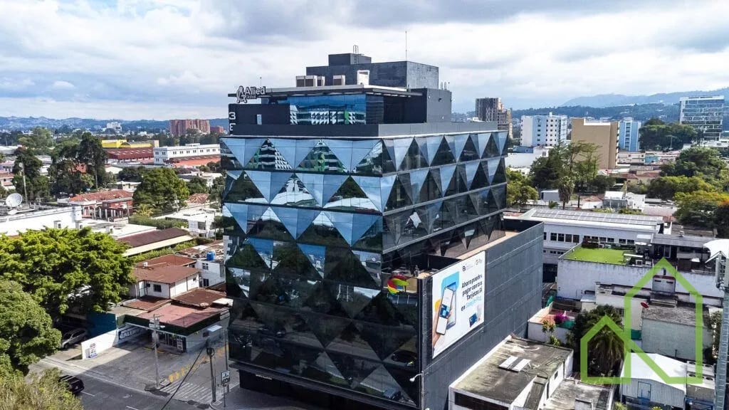 Oficinas en Alquiler Edificio en Avenida Reforma zona 10 — Oficina en Alquiler en Reforma 383, Zona 10, Guatemala, Ciudad — foto 2 de 11