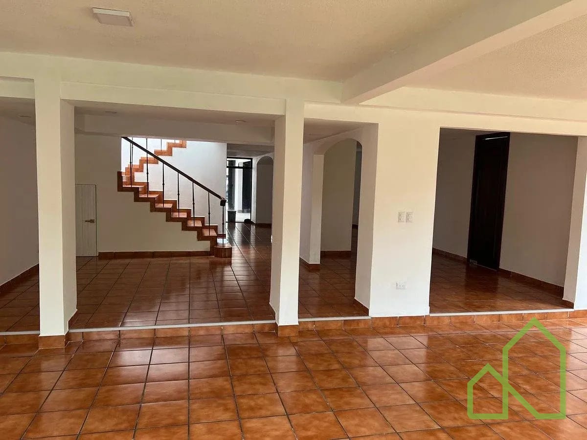 Casa en alquiler Vivienda / Oficina en área La Villa zona 14 — Casa en Alquiler en La Villa, Zona 14, Guatemala, Ciudad — foto 10 de 13