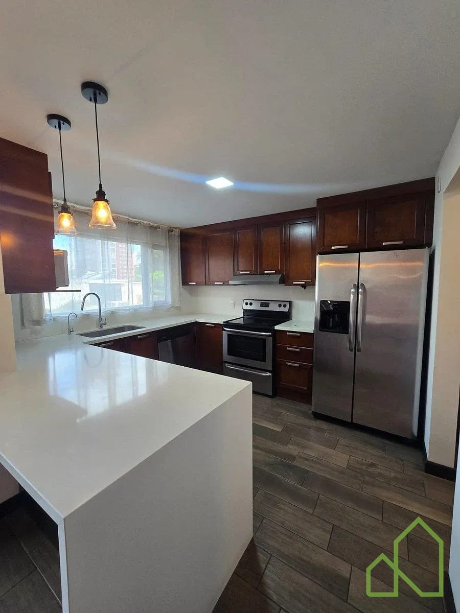 Amplio Apartamento en Renta o Venta en zona 10 — Apartamento en Venta en Verona, Zona 10, Guatemala, Ciudad — foto 3 de 9