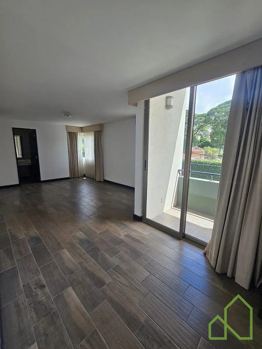Amplio Apartamento en Renta o Venta en zona 10 — Apartamento en Venta en Verona, Zona 10, Guatemala, Ciudad — foto 1 de 9