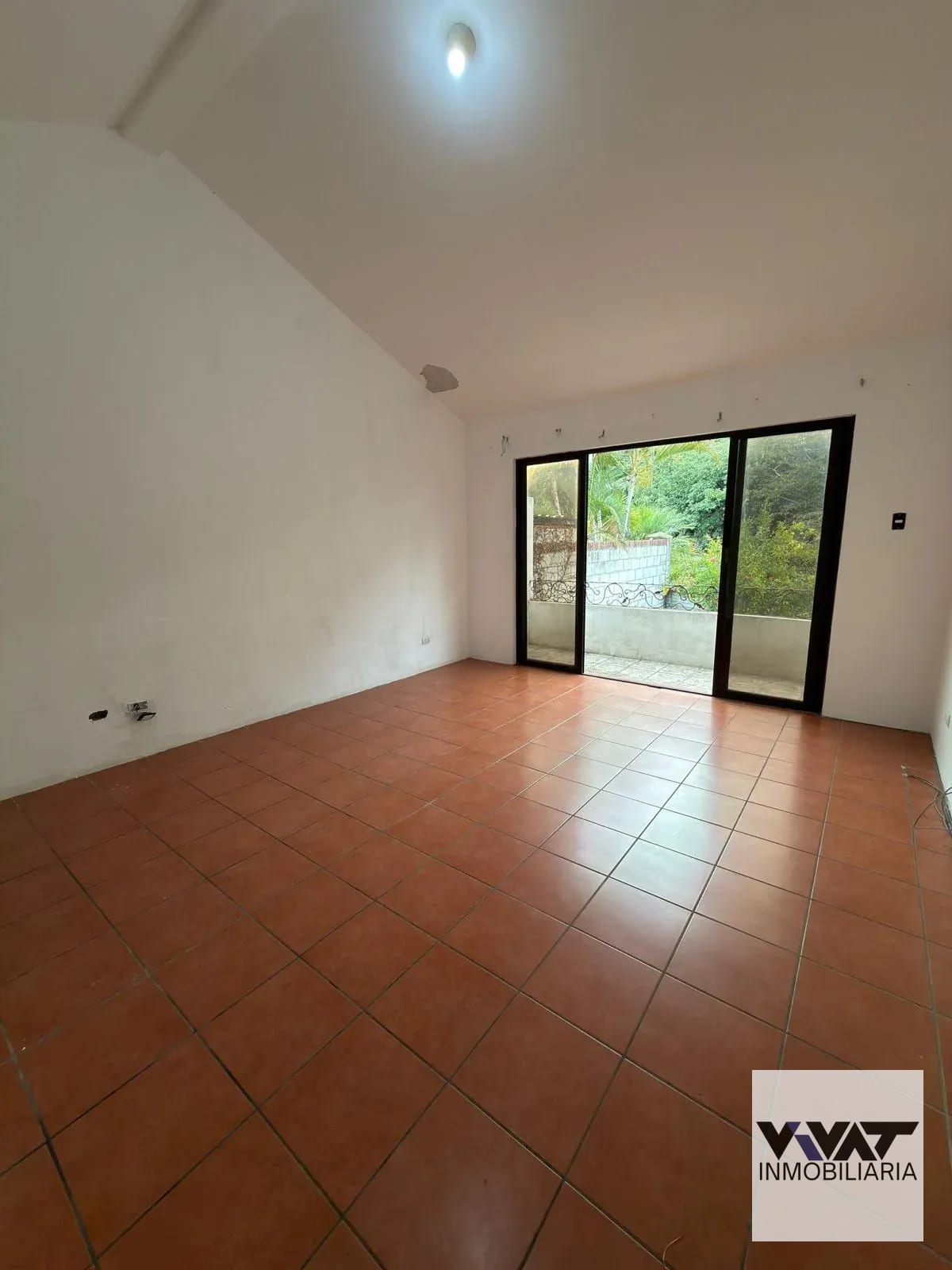 Casa En Renta en Pinares de San Cristóbal, zona 8 de Mixco — Casa en Alquiler en Pinares de San Cristobal, Zona 8 Mixco, Guatemala, Ciudad — foto 6 de 11