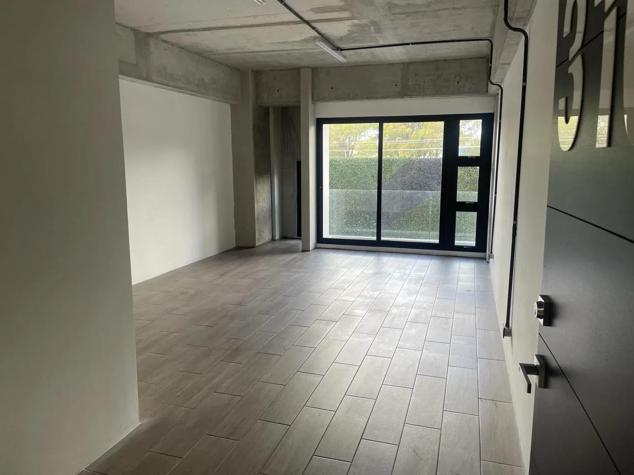 2 Oficinas Disponibles en Alquiler Ascend Zona 9 — Oficina en Alquiler en Ascend, Zona 9, Guatemala, Ciudad — foto 2 de 5
