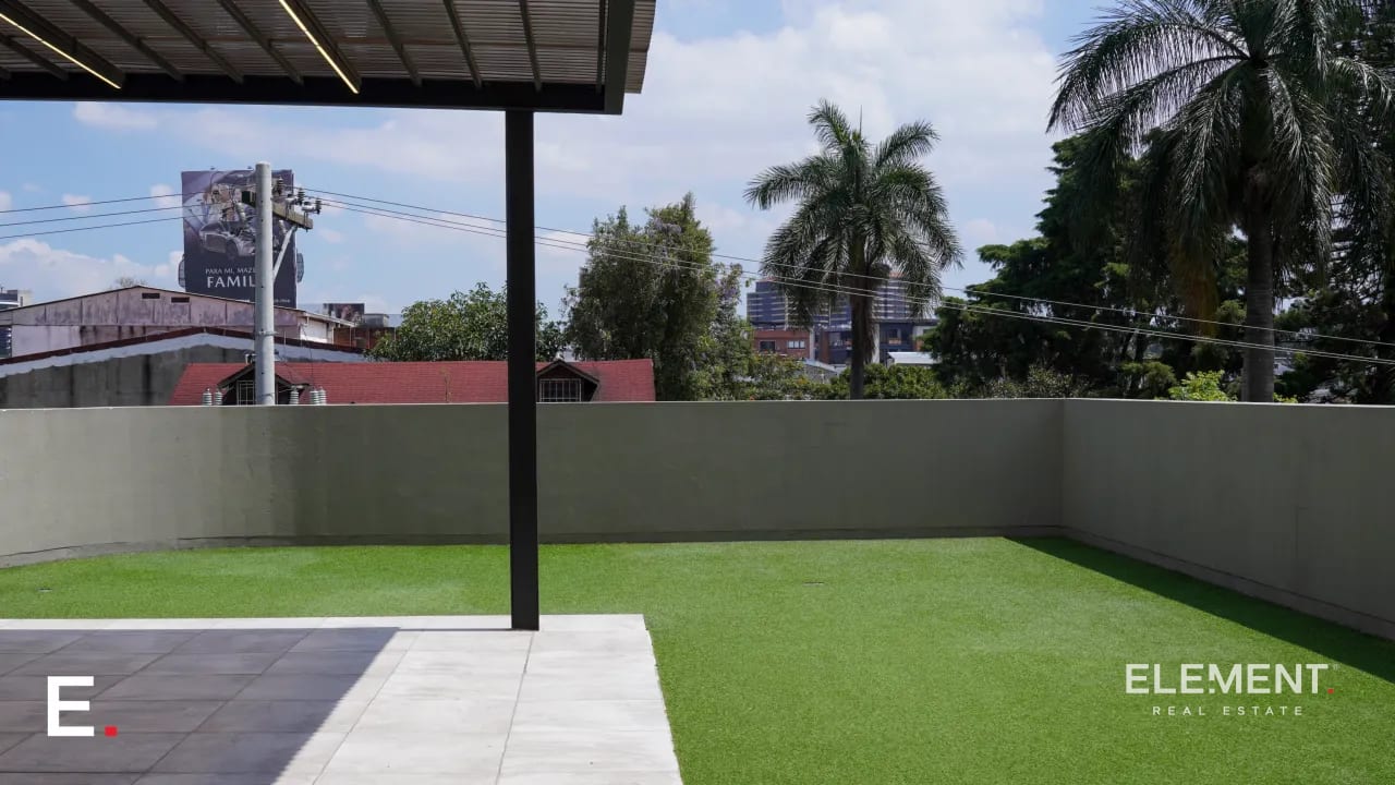 Apartamento con jardín en venta - Marqués de Oakland Zona 10 — Apartamento en Venta en Jardines del Acueducto, Zona 10, Guatemala, Ciudad — foto 1 de 14