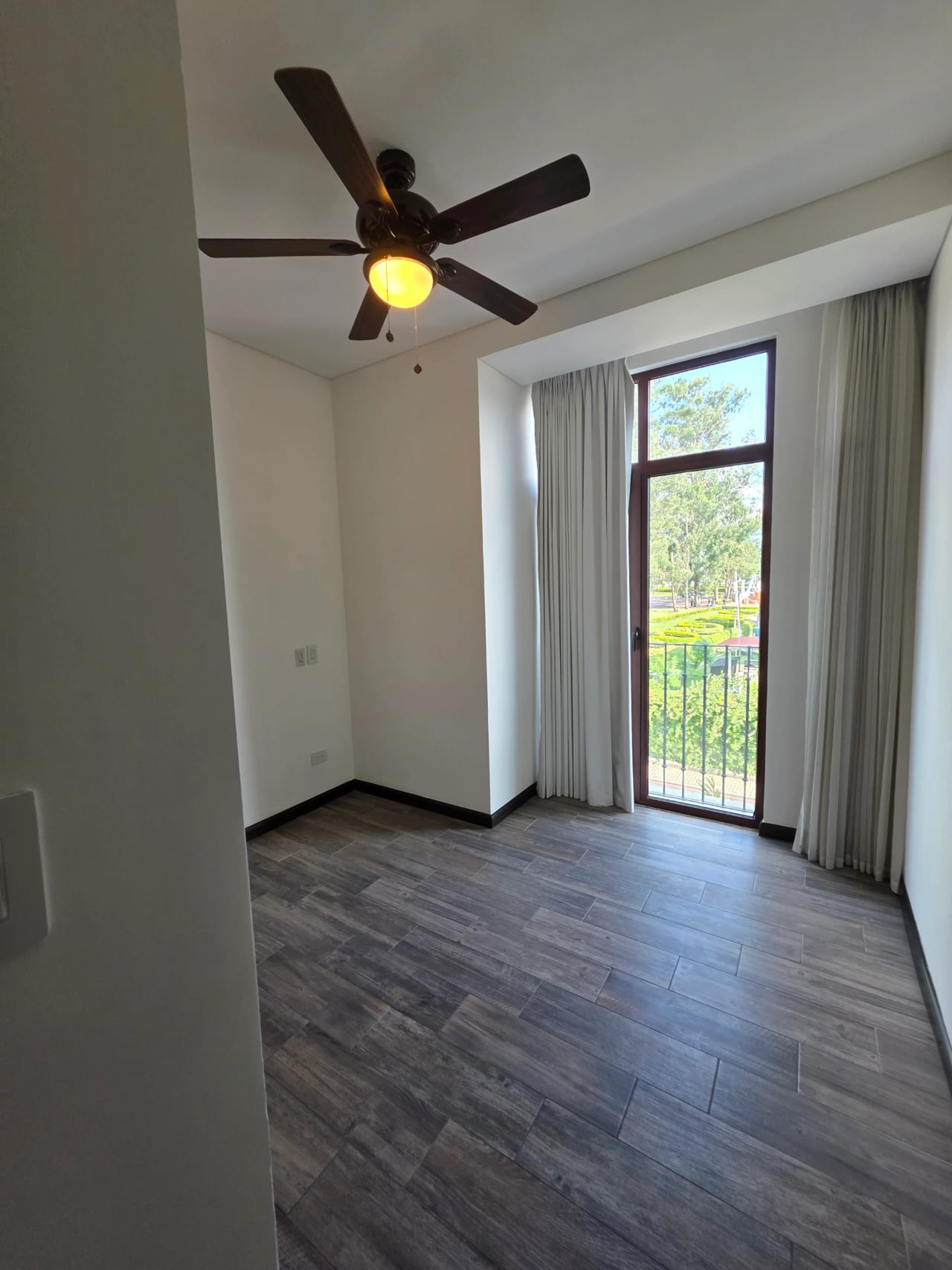 Lindo e iluminado apartamento en renta Lirios de Cayalá zona 16 — Apartamento en Alquiler en Lirios de Cayalá I, Zona 16, Guatemala, Ciudad — foto 5 de 8