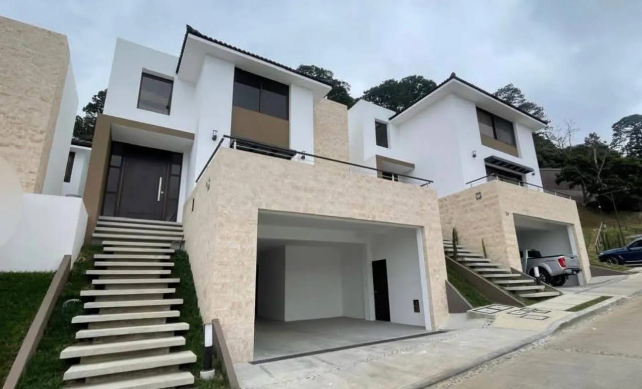 Amplia casa en renta de 4 habitaciones, Lomas de San Isidro — Casa en Alquiler en Lomas de San Isidro, Zona 16, Guatemala, Ciudad — foto 1 de 8