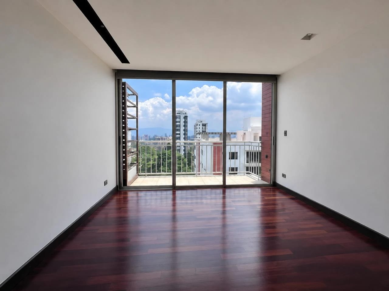 Amplio e iluminado apartamento en venta zona 15 VH1 — Apartamento en Venta en Midori, Zona 15, Guatemala, Ciudad — foto 3 de 8