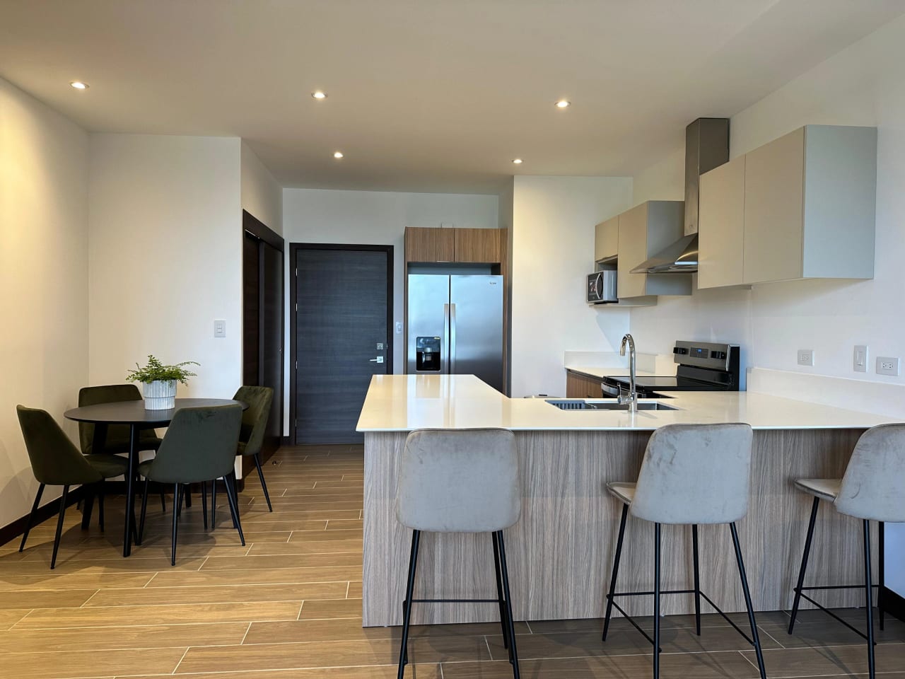 Exclusivo apartamento amueblado en renta, Spazio z 15 — Apartamento en Alquiler en Spazio, Zona 15, Guatemala, Ciudad — foto 3 de 12