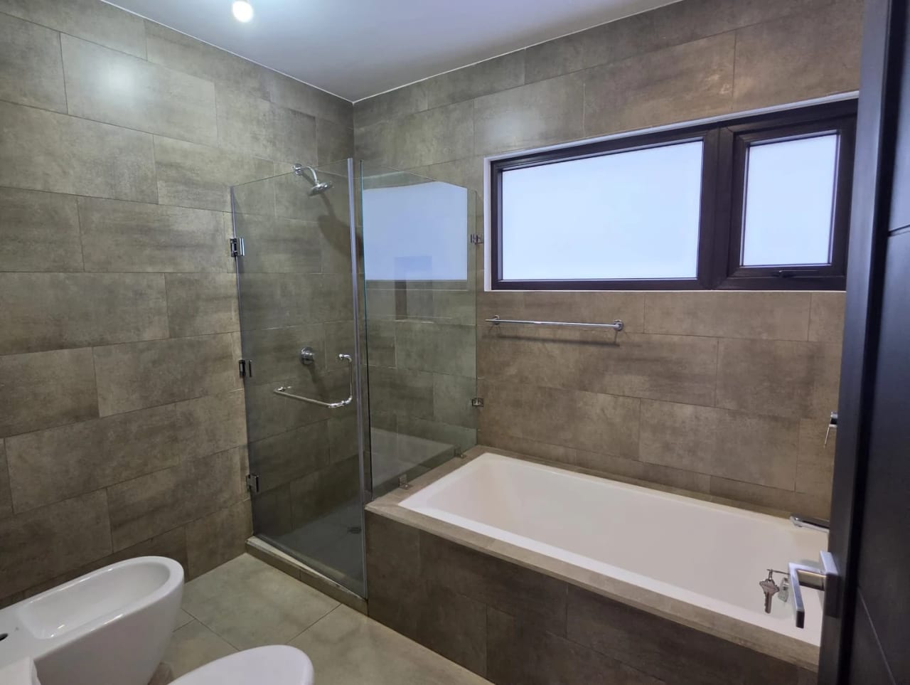 Exclusiva casa en venta, totalmente remodelada en Lomas de San Isidro — Casa en Venta en Lomas de San Isidro, Zona 16, Guatemala, Ciudad — foto 14 de 17