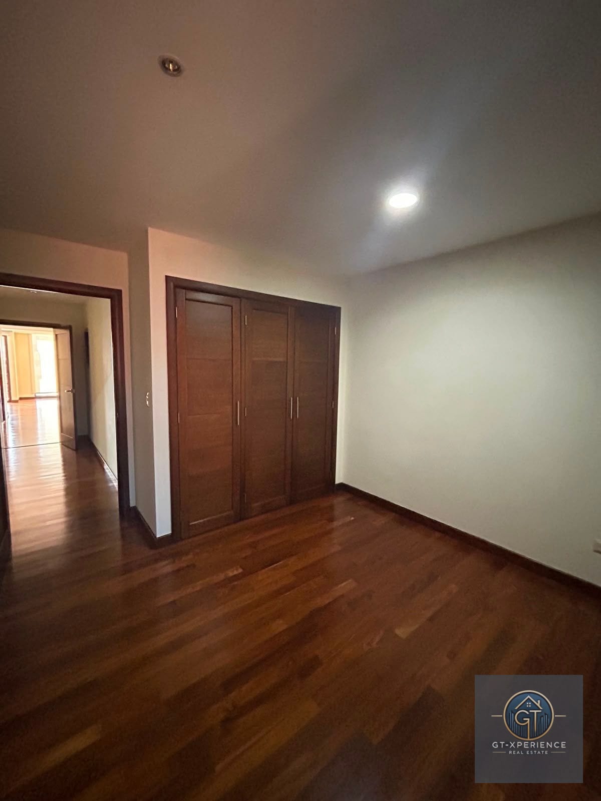 Lindo apartamento en renta en Esificio de Zona 10 — Apartamento en Alquiler en Zona 10, Guatemala, Ciudad — foto 7 de 8